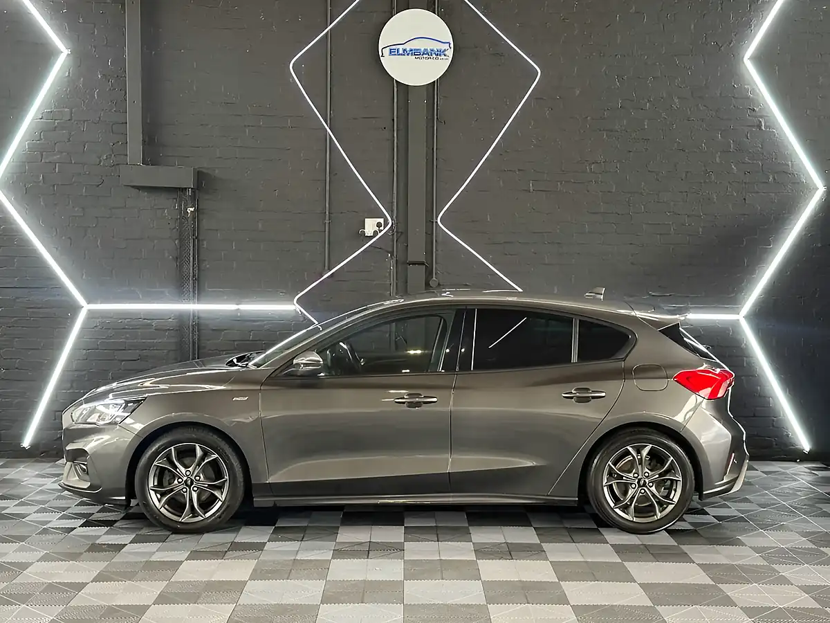 Used 2021 Ford Focus ST-Line Grey - Interior and Exterior details 11