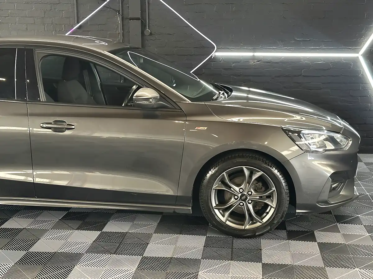 Used 2021 Ford Focus ST-Line Grey - Interior and Exterior details 13