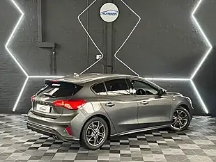 Used 2021 Ford Focus ST-Line Grey - Interior and Exterior details 15