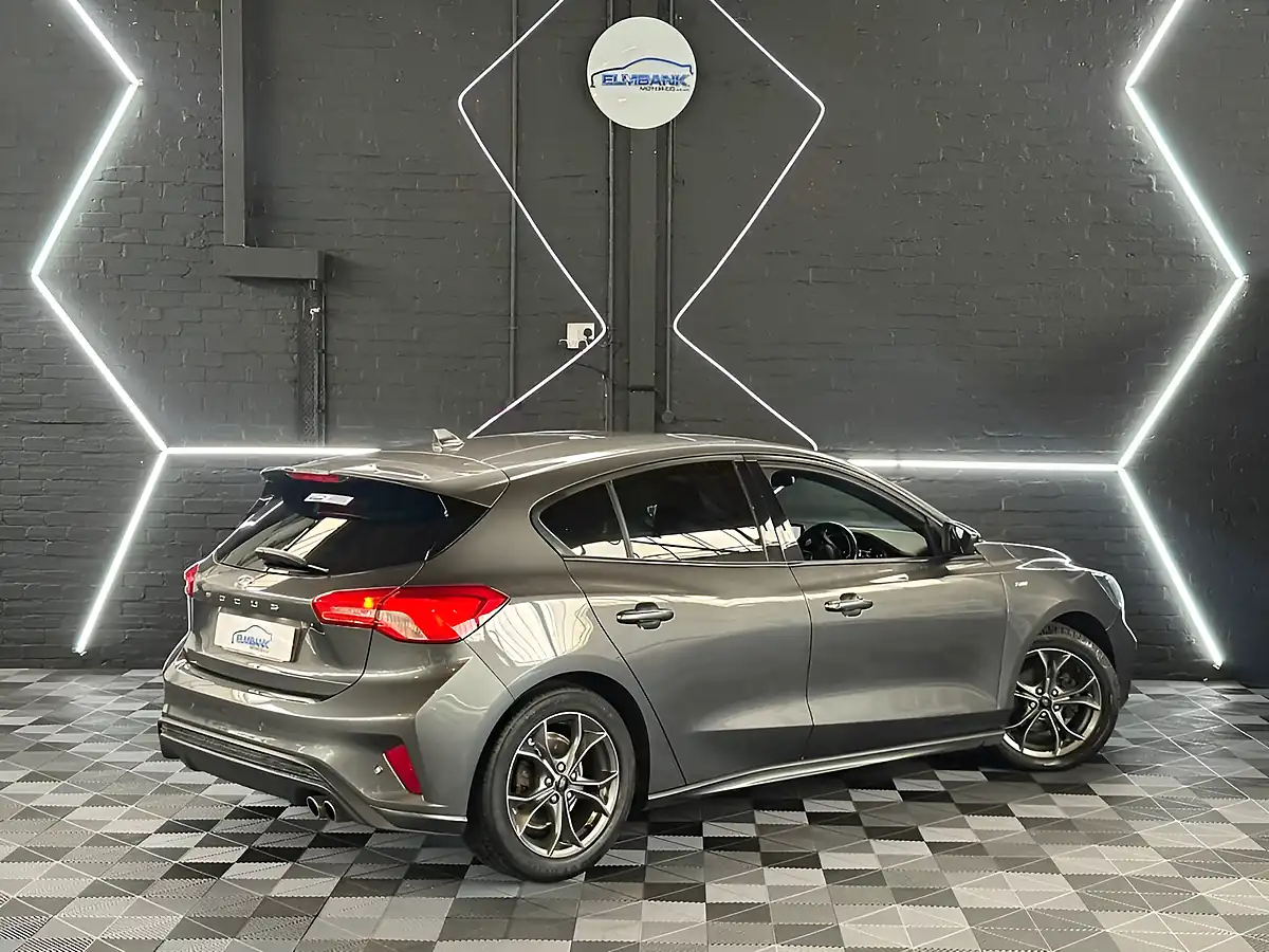 Used 2021 Ford Focus ST-Line Grey - Interior and Exterior details 15