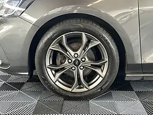 Used 2021 Ford Focus ST-Line Grey - Interior and Exterior details 9