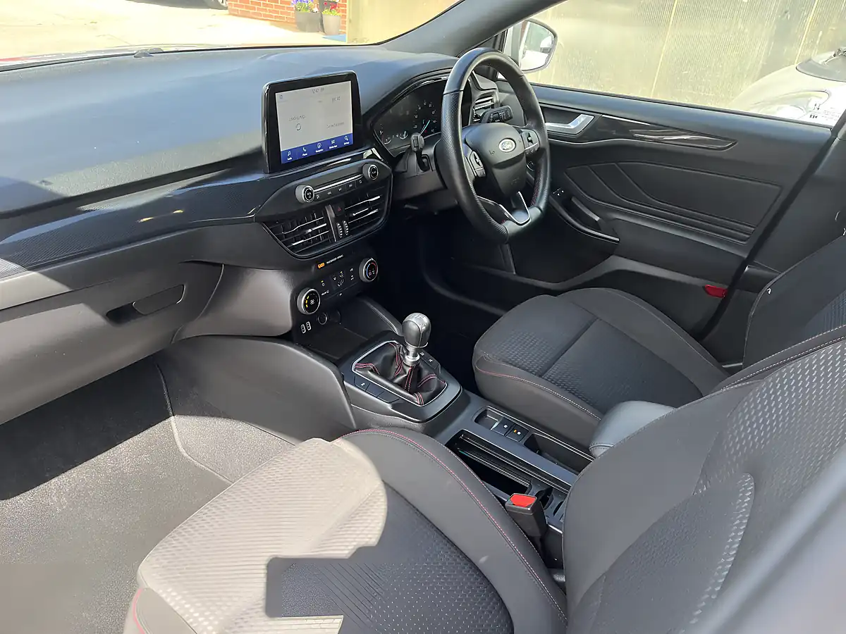 Used 2021 Ford Focus ST-Line Silver - Interior and Exterior details 10