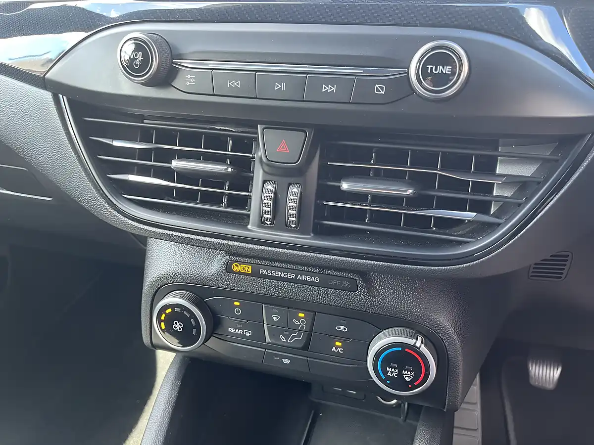 Used 2021 Ford Focus ST-Line Silver - Interior and Exterior details 13