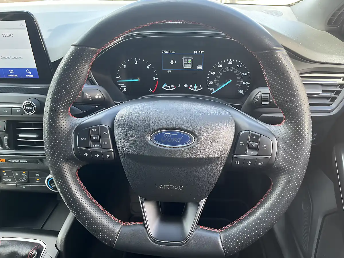 Used 2021 Ford Focus ST-Line Silver - Interior and Exterior details 14