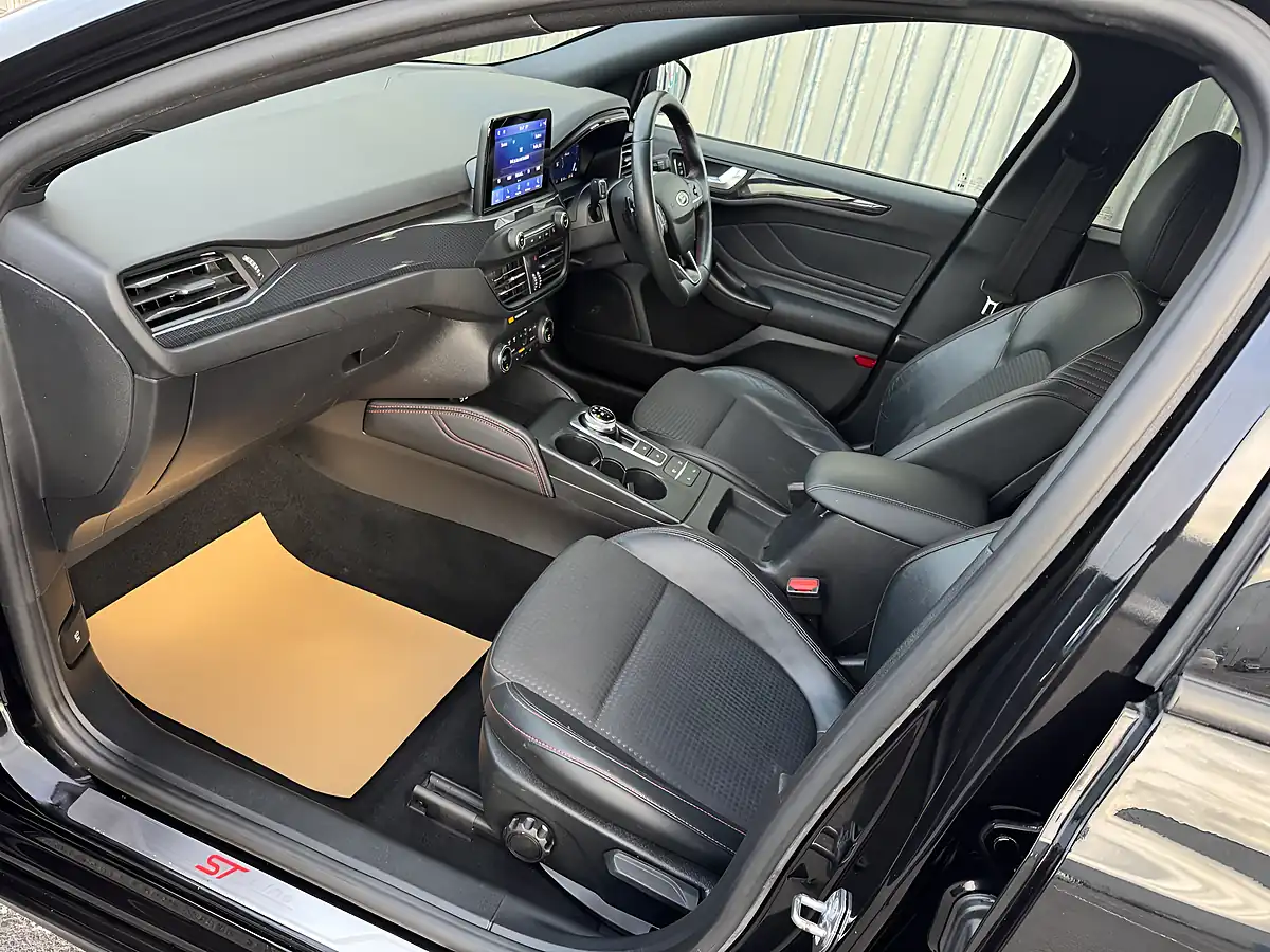 Used 2021 Ford Focus ST-Line X Black - Interior and Exterior details 10