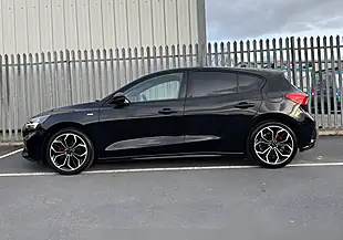 Used 2021 Ford Focus ST-Line X Black - Interior and Exterior details 8