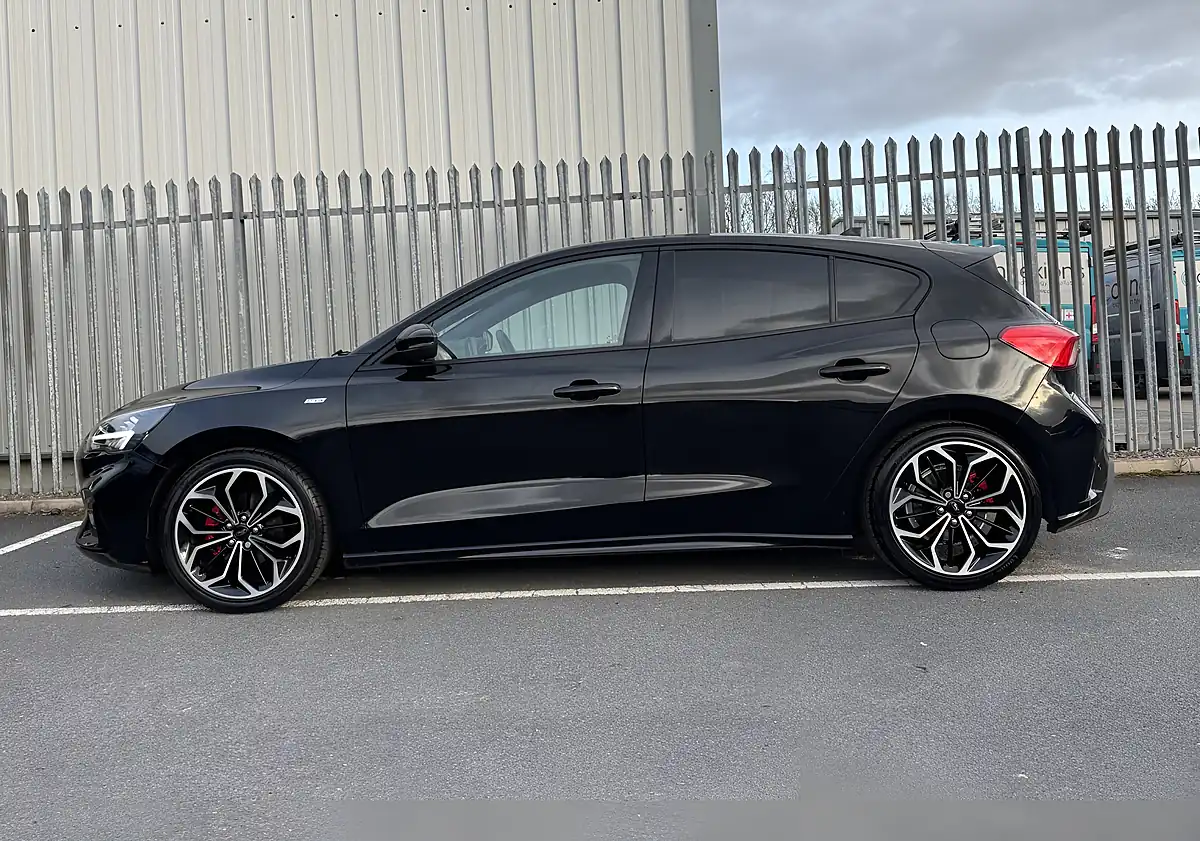 Used 2021 Ford Focus ST-Line X Black - Interior and Exterior details 8