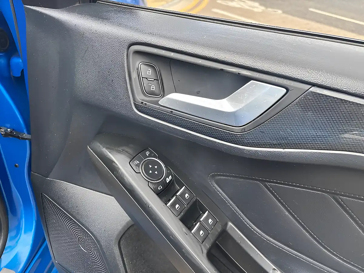 Used 2021 Ford Focus ST-Line X Blue - Interior and Exterior details 12