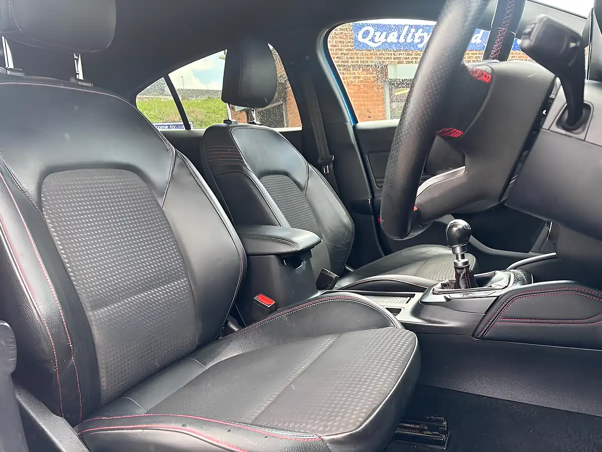 Used 2021 Ford Focus ST-Line X Blue - Interior and Exterior details 13