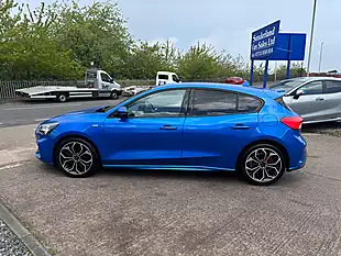 Used 2021 Ford Focus ST-Line X Blue - Interior and Exterior details 6
