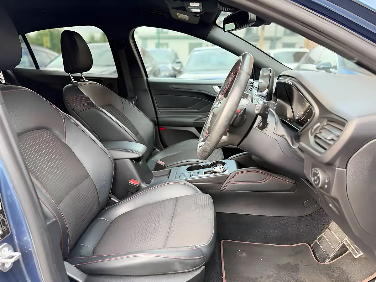 Used 2021 Ford Focus ST-Line X Blue - Interior and Exterior details 11