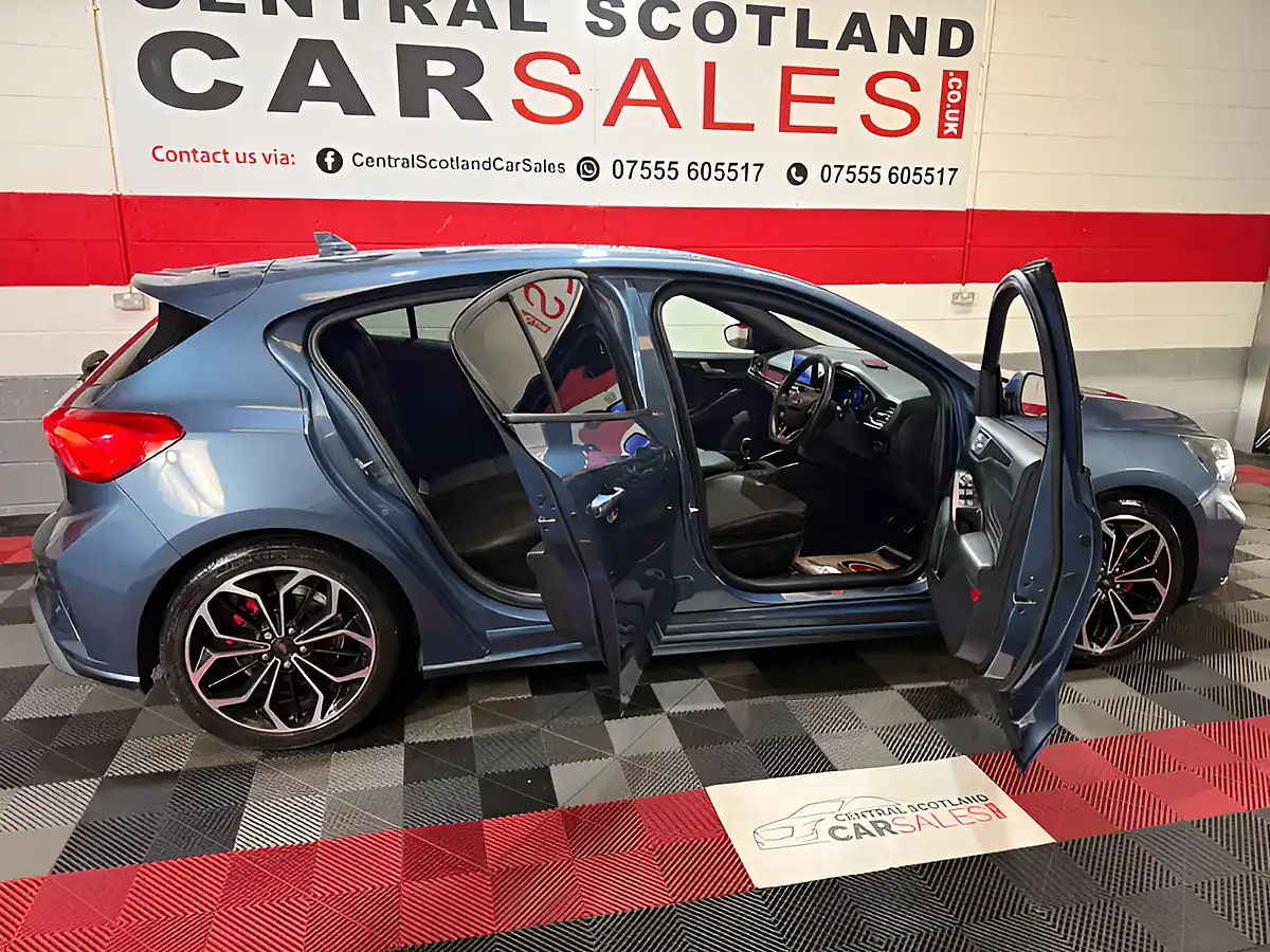 Used 2021 Ford Focus ST-Line X Edition Blue - Interior and Exterior details 10
