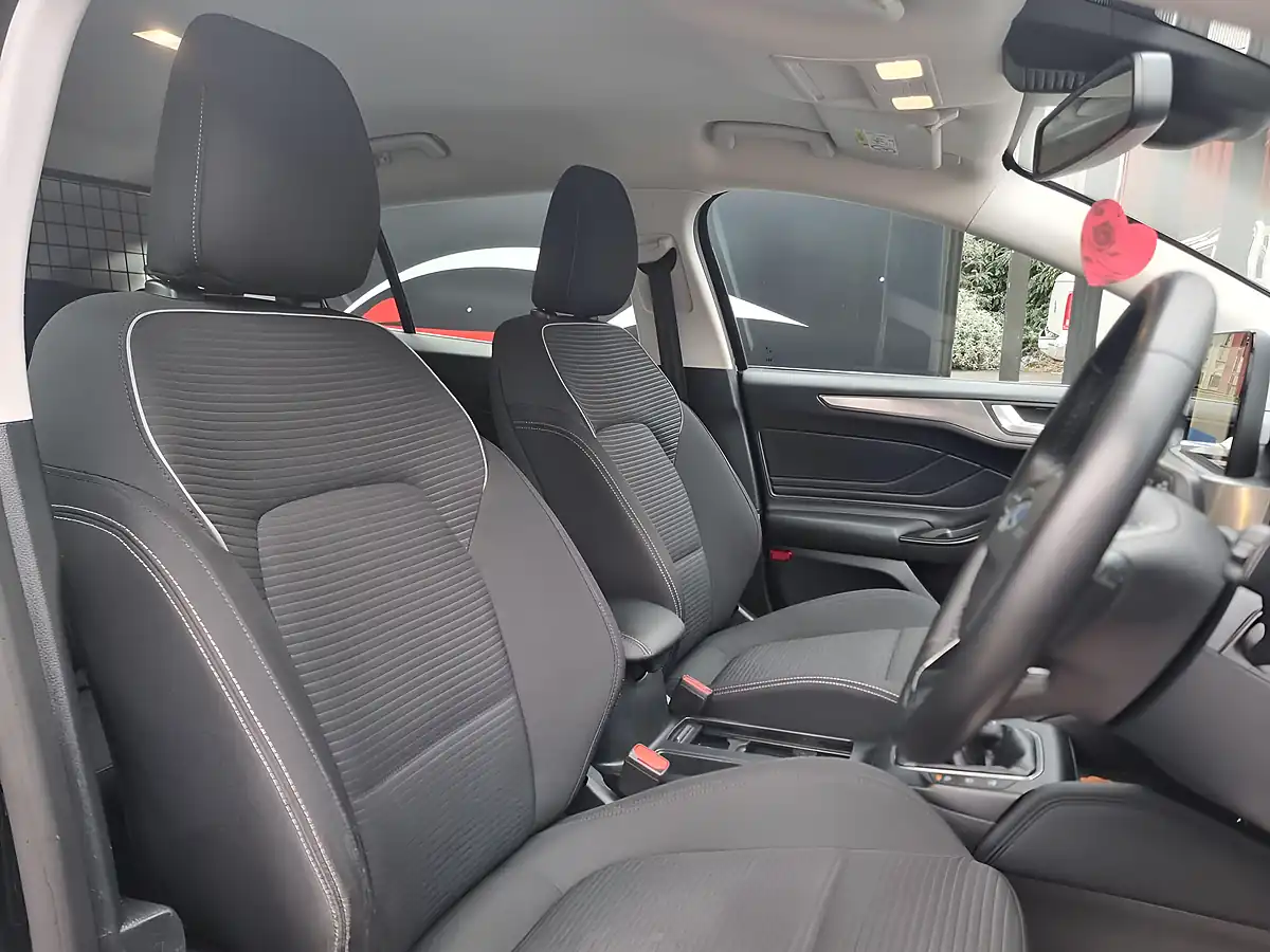 Used 2021 Ford Focus Titanium Black - Interior and Exterior details 11