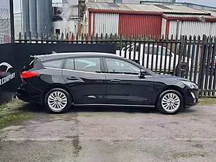 Used 2021 Ford Focus Titanium Black - Interior and Exterior details 5