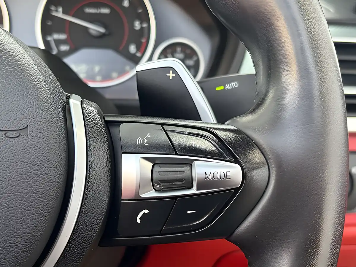 Used 2021 Ford Focus Vignale Frozen White - Interior and Exterior details 10