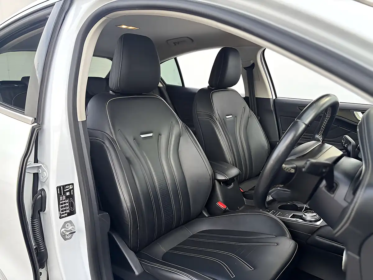 Used 2021 Ford Focus Vignale Frozen White - Interior and Exterior details 11
