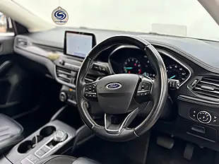 Used 2021 Ford Focus Vignale Frozen White - Interior and Exterior details 16