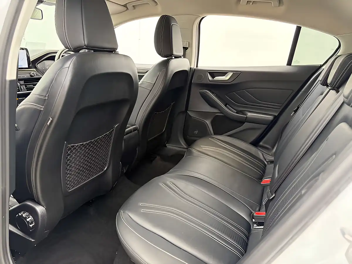 Used 2021 Ford Focus Vignale Frozen White - Interior and Exterior details 19