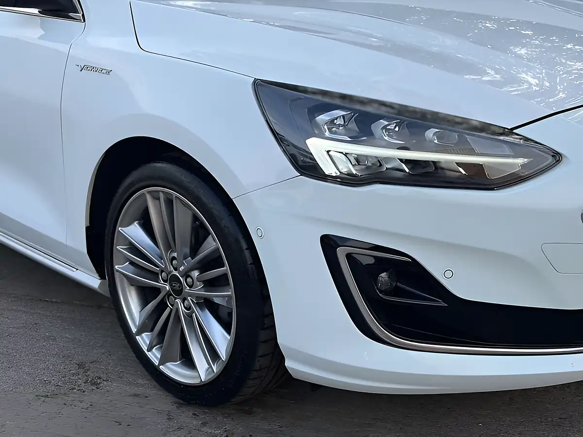 Used 2021 Ford Focus Vignale Frozen White - Interior and Exterior details 6
