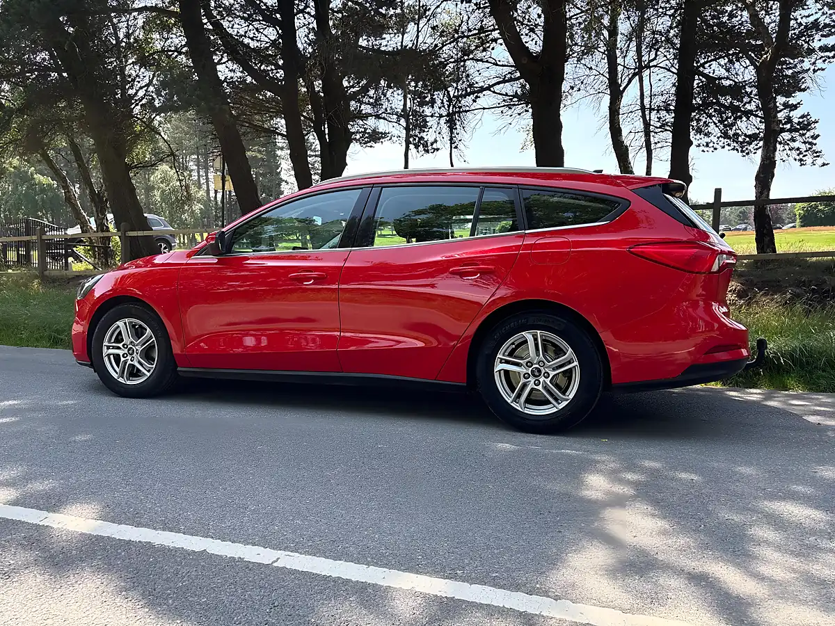 Used 2021 Ford Focus Zetec Red - Interior and Exterior details 14