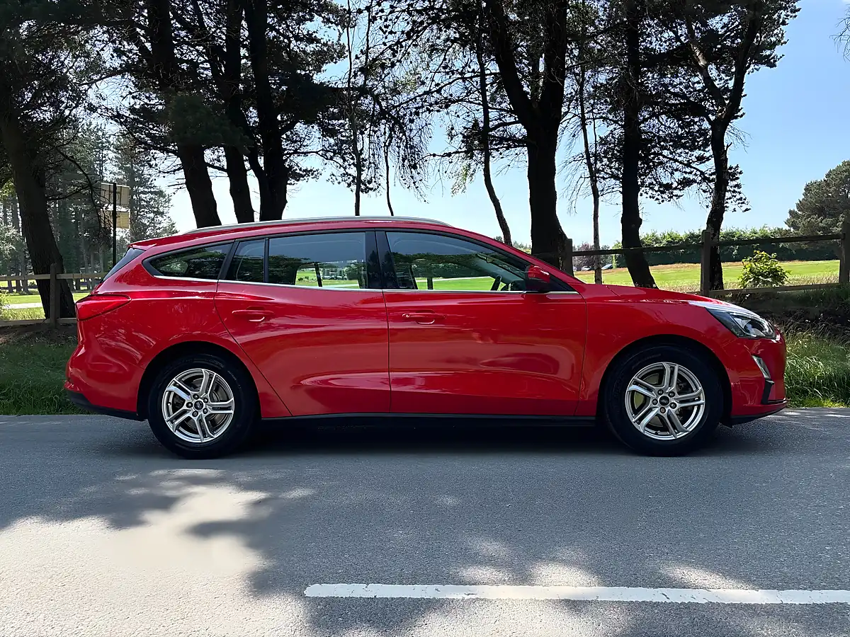 Used 2021 Ford Focus Zetec Red - Interior and Exterior details 4