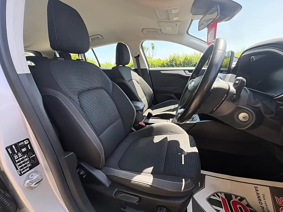 Used 2021 Ford Focus Zetec Silver - Interior and Exterior details 9