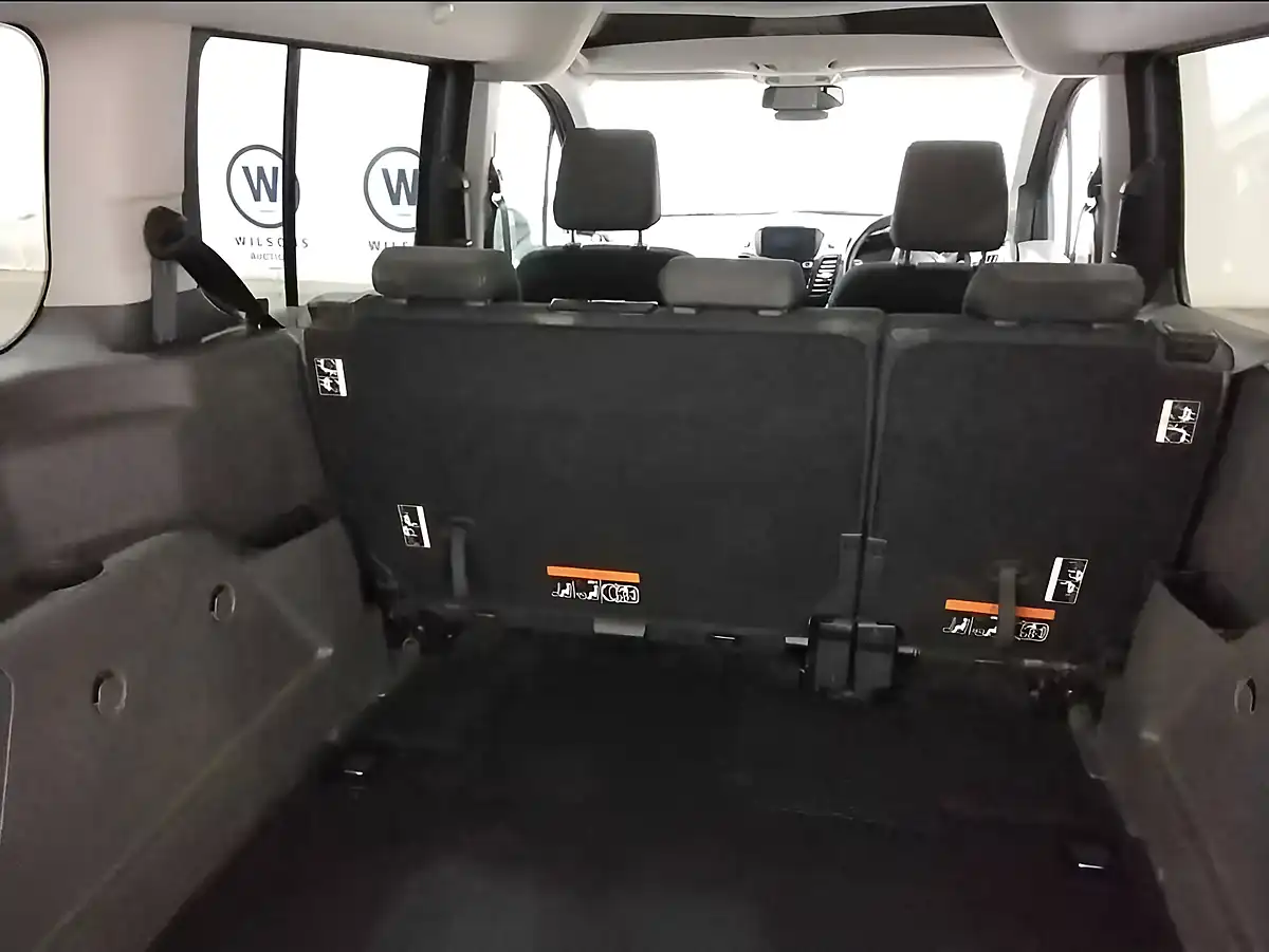 Used 2021 Ford Grand Tourneo Connect Titanium Grey - Interior and Exterior details 6