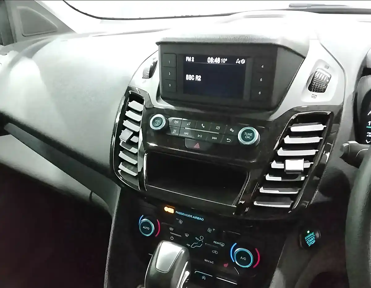 Used 2021 Ford Grand Tourneo Connect Titanium Grey - Interior and Exterior details 9