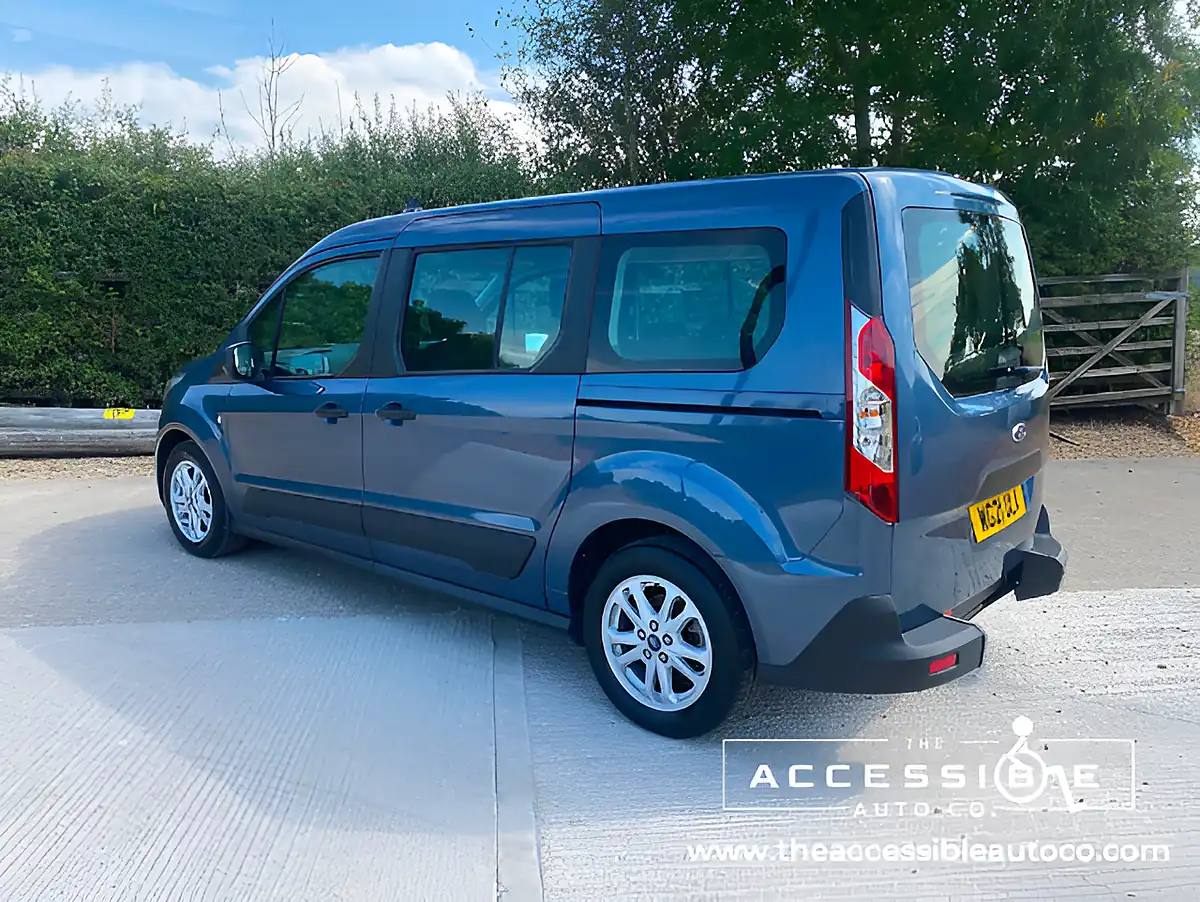Used 2021 Ford Grand Tourneo Connect Zetec Grand Tourneo Blue - Interior and Exterior details 6