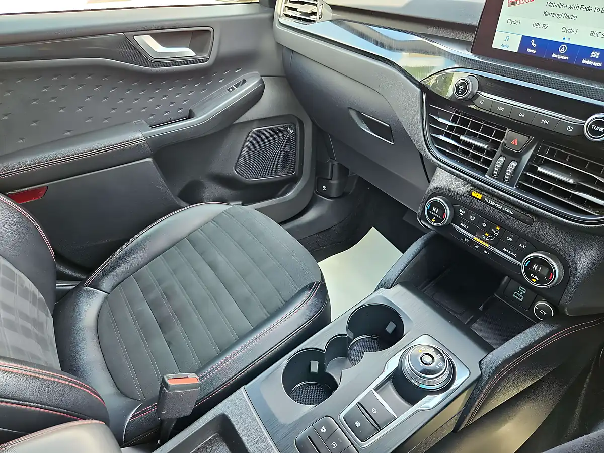 Used 2021 Ford Kuga ST-Line Silver - Interior and Exterior details 14