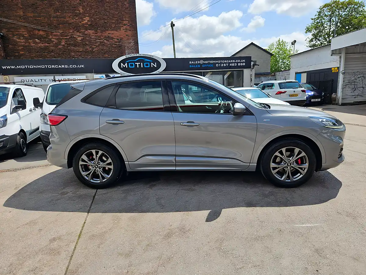 Used 2021 Ford Kuga ST-Line Silver - Interior and Exterior details 16