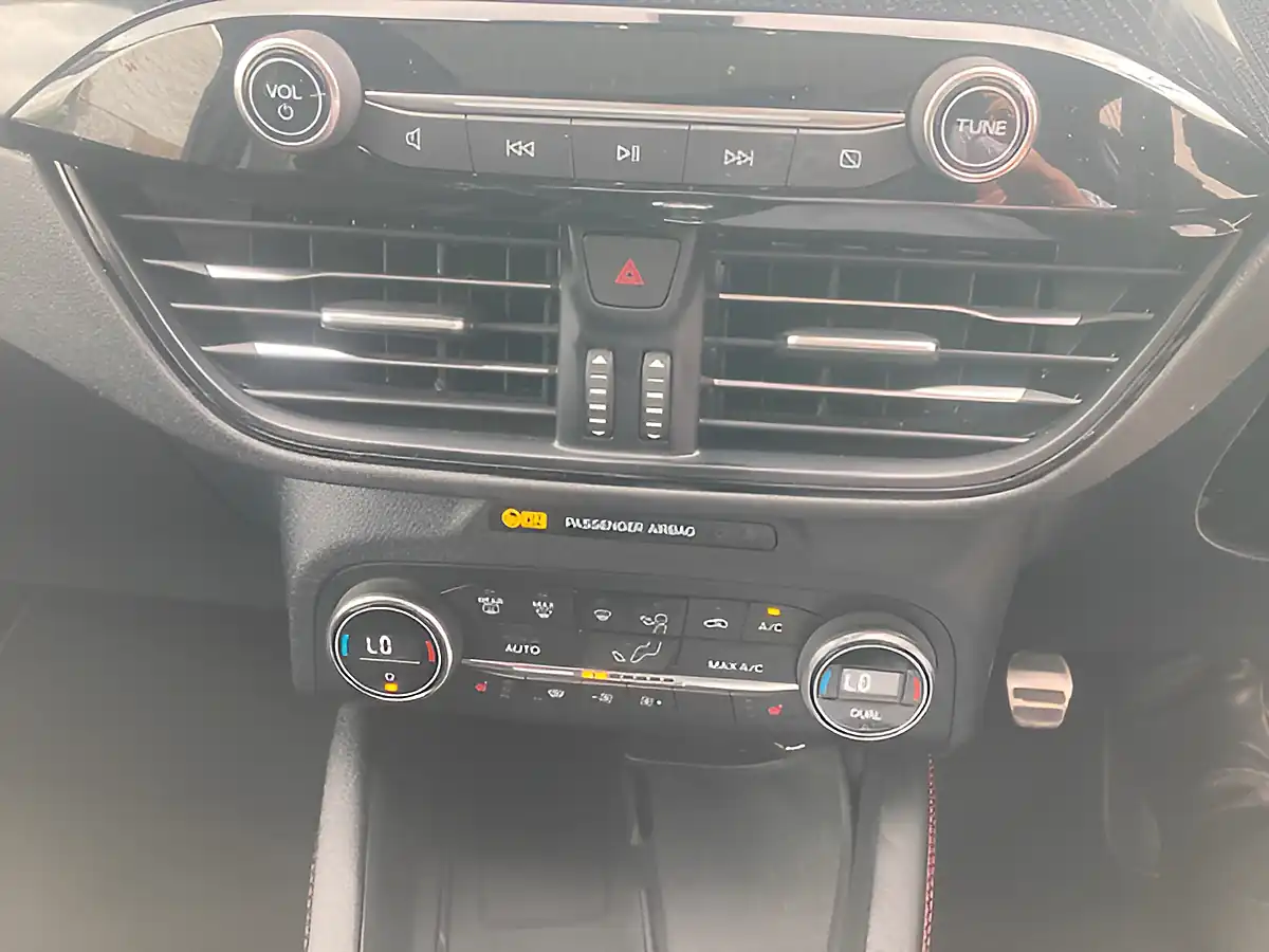 Used 2021 Ford Kuga ST-Line X Blue - Interior and Exterior details 15
