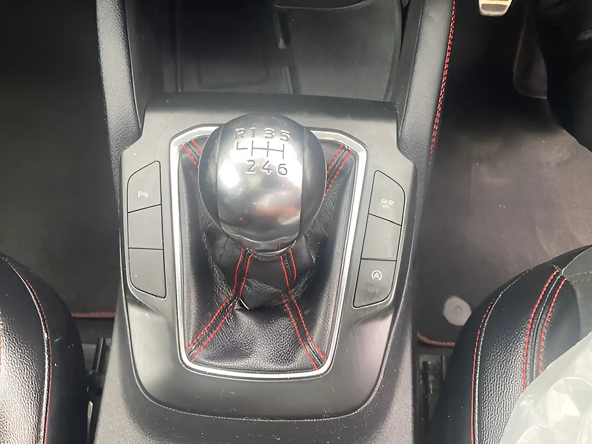 Used 2021 Ford Kuga ST-Line X Blue - Interior and Exterior details 16