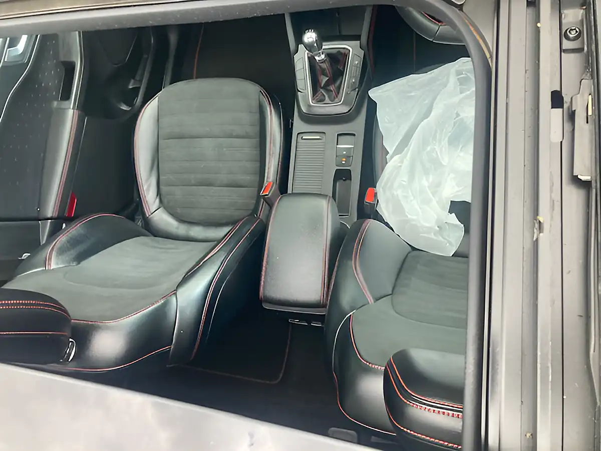 Used 2021 Ford Kuga ST-Line X Blue - Interior and Exterior details 18