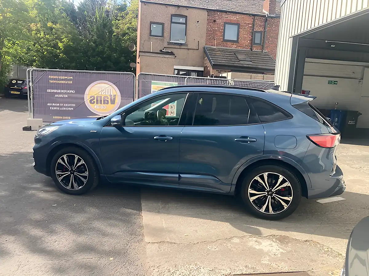 Used 2021 Ford Kuga ST-Line X Blue - Interior and Exterior details 3