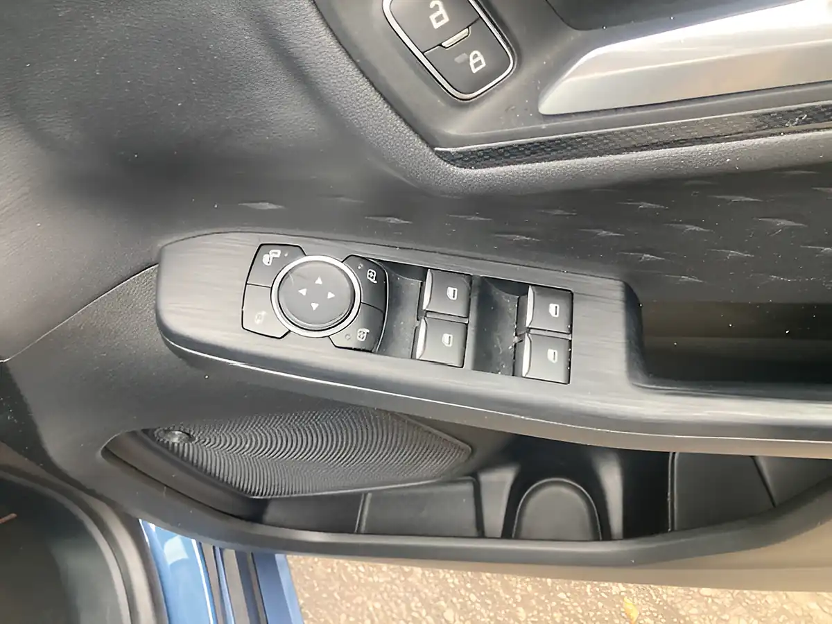 Used 2021 Ford Kuga ST-Line X Blue - Interior and Exterior details 9