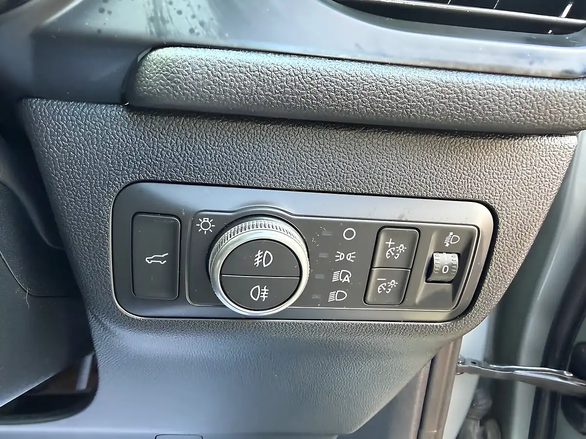 Used 2021 Ford Kuga ST-Line X Edition Silver - Interior and Exterior details 16