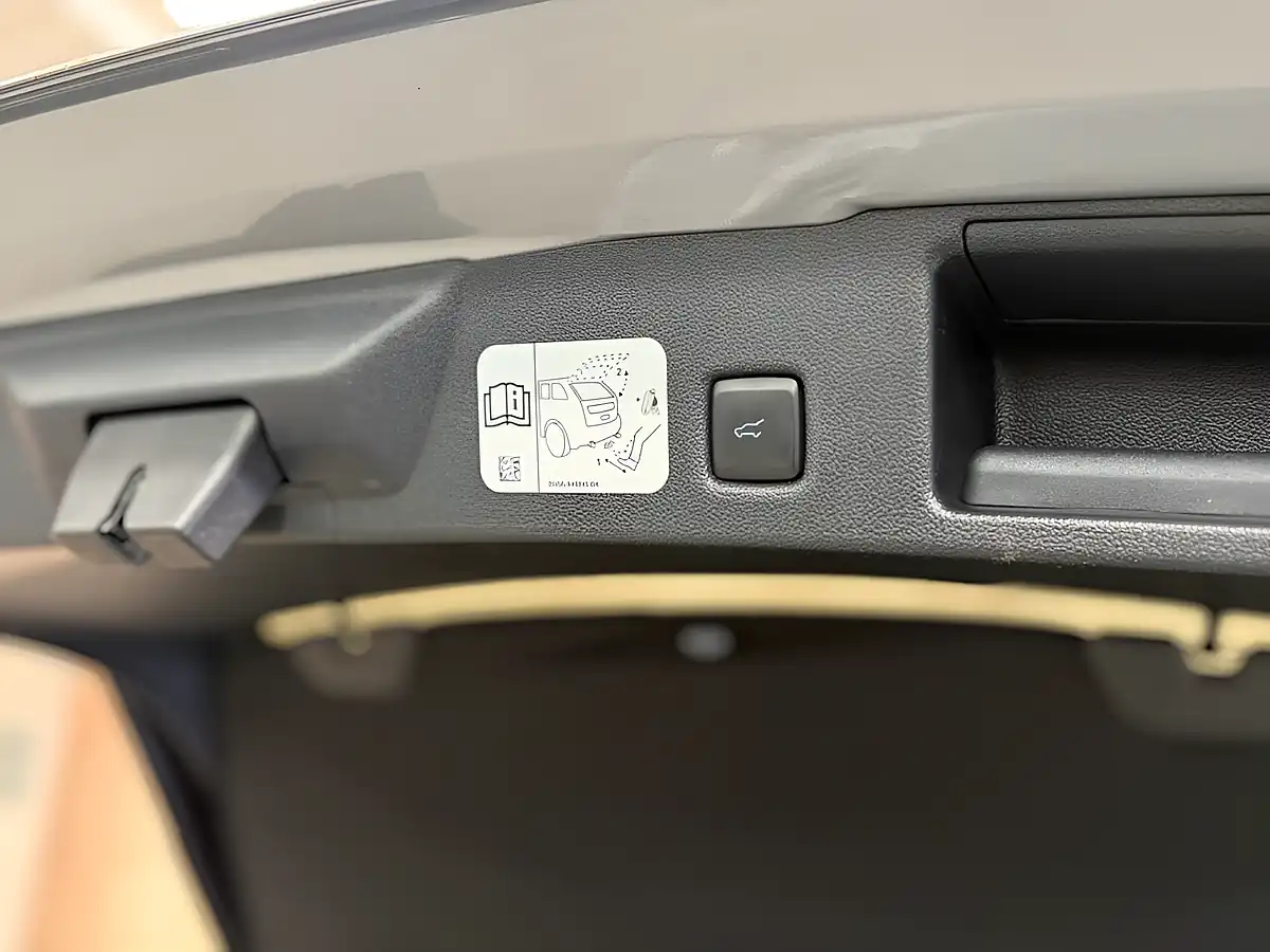 Used 2021 Ford Kuga ST-Line X Edition Silver - Interior and Exterior details 18