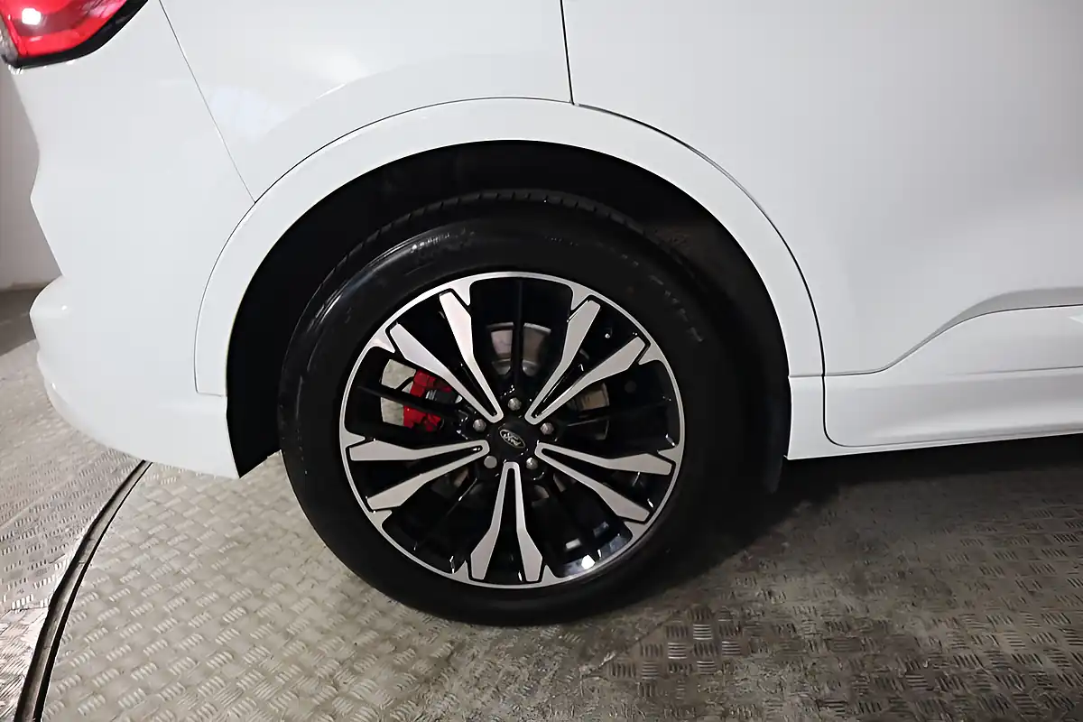 Used 2021 Ford Kuga ST-Line X White - Interior and Exterior details 11