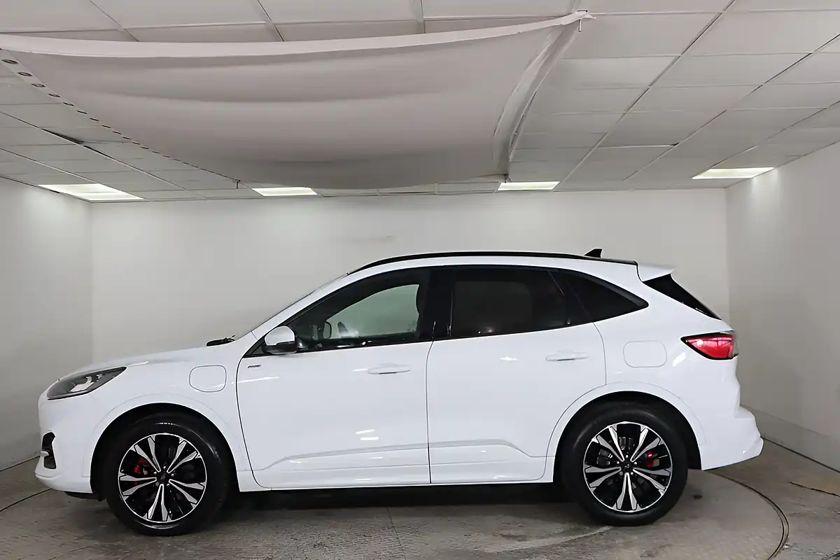 Used 2021 Ford Kuga ST-Line X White - Interior and Exterior details 8