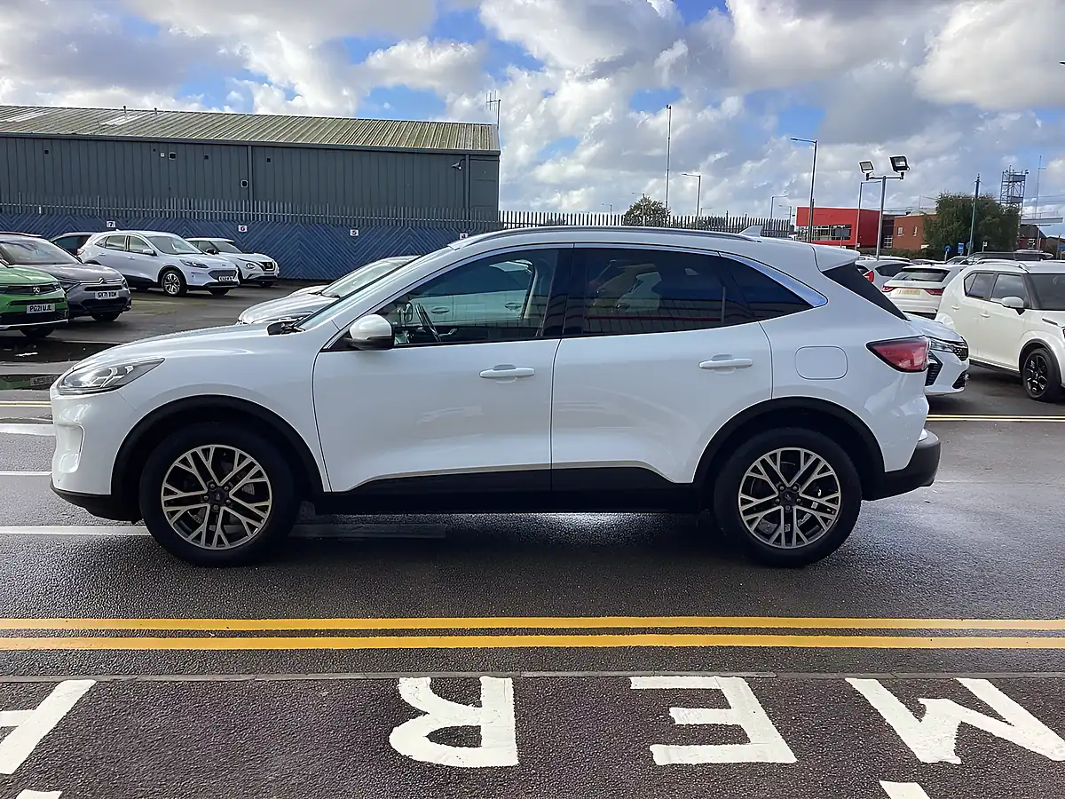 Used 2021 Ford Kuga Titanium Edition Frozen White - Interior and Exterior details 10