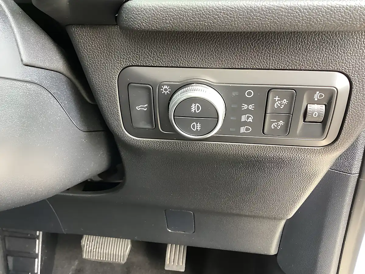 Used 2021 Ford Kuga Titanium Edition Frozen White - Interior and Exterior details 17