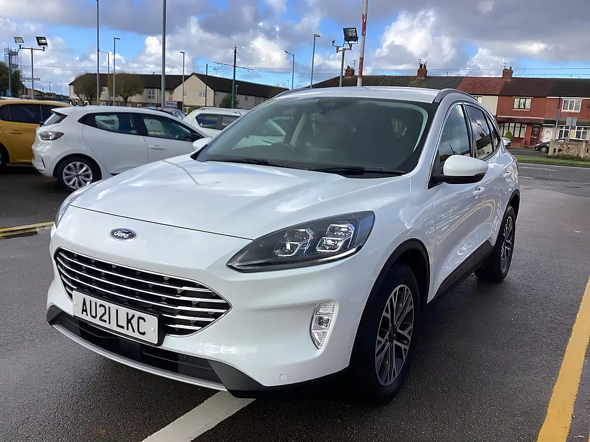 Used 2021 Ford Kuga Titanium Edition Frozen White - Interior and Exterior details 3