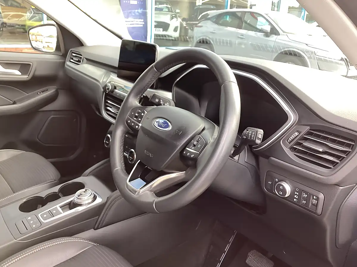 Used 2021 Ford Kuga Titanium Edition Frozen White - Interior and Exterior details 7