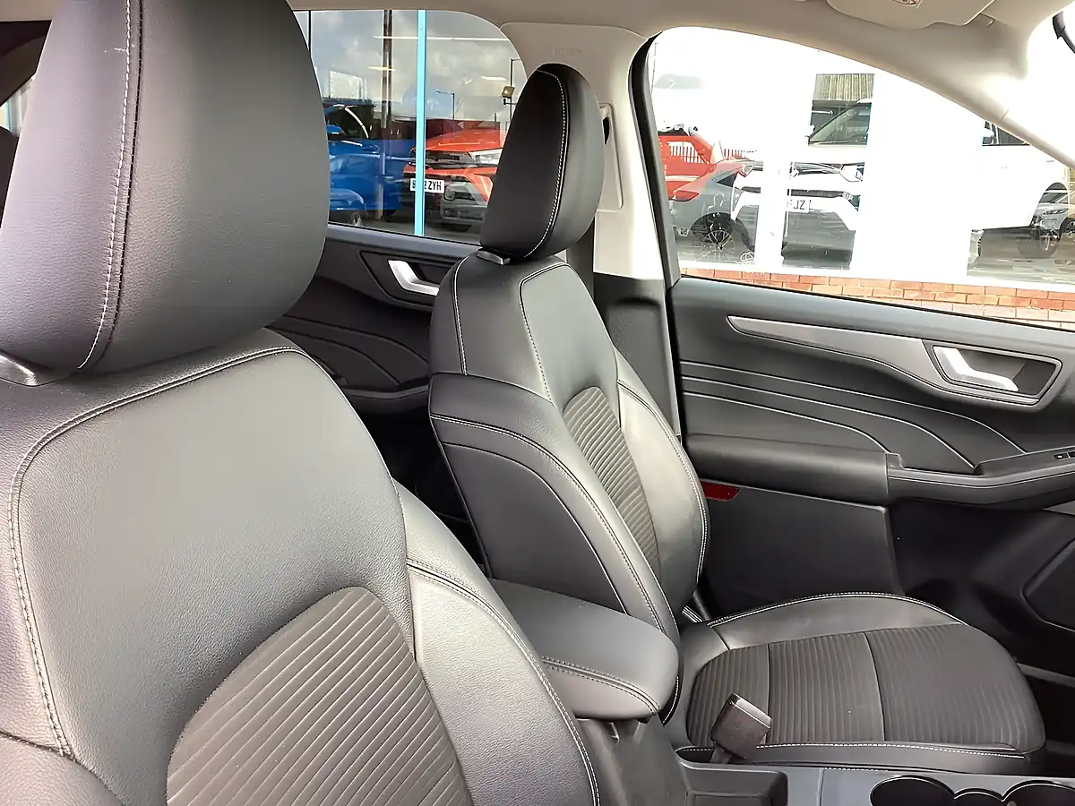 Used 2021 Ford Kuga Titanium Edition Frozen White - Interior and Exterior details 8