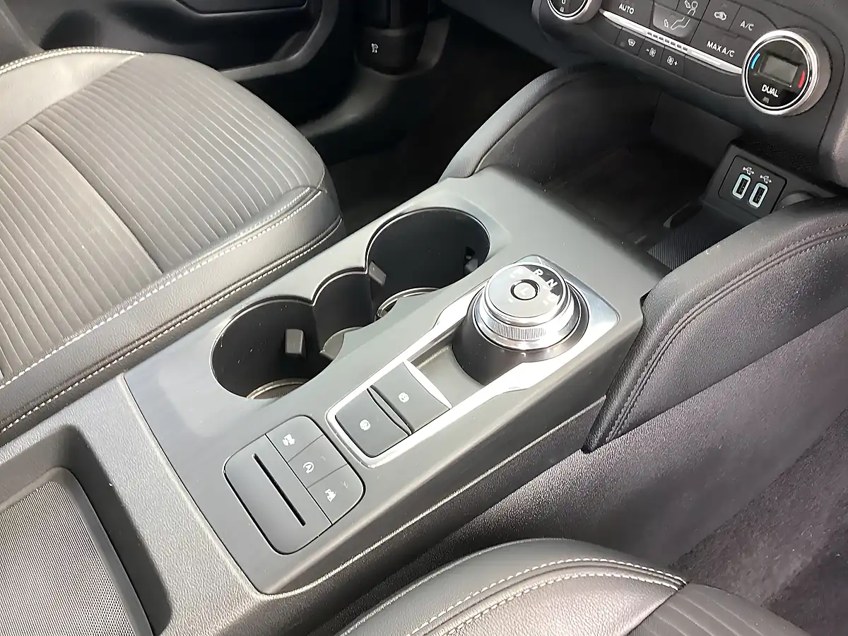 Used 2021 Ford Kuga Titanium Edition Frozen White - Interior and Exterior details 9