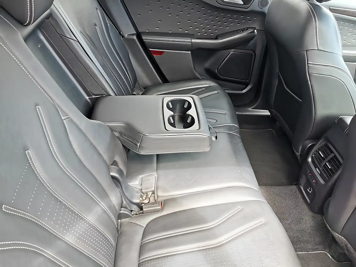 Used 2021 Ford Kuga Vignale Solar Silver - Interior and Exterior details 10