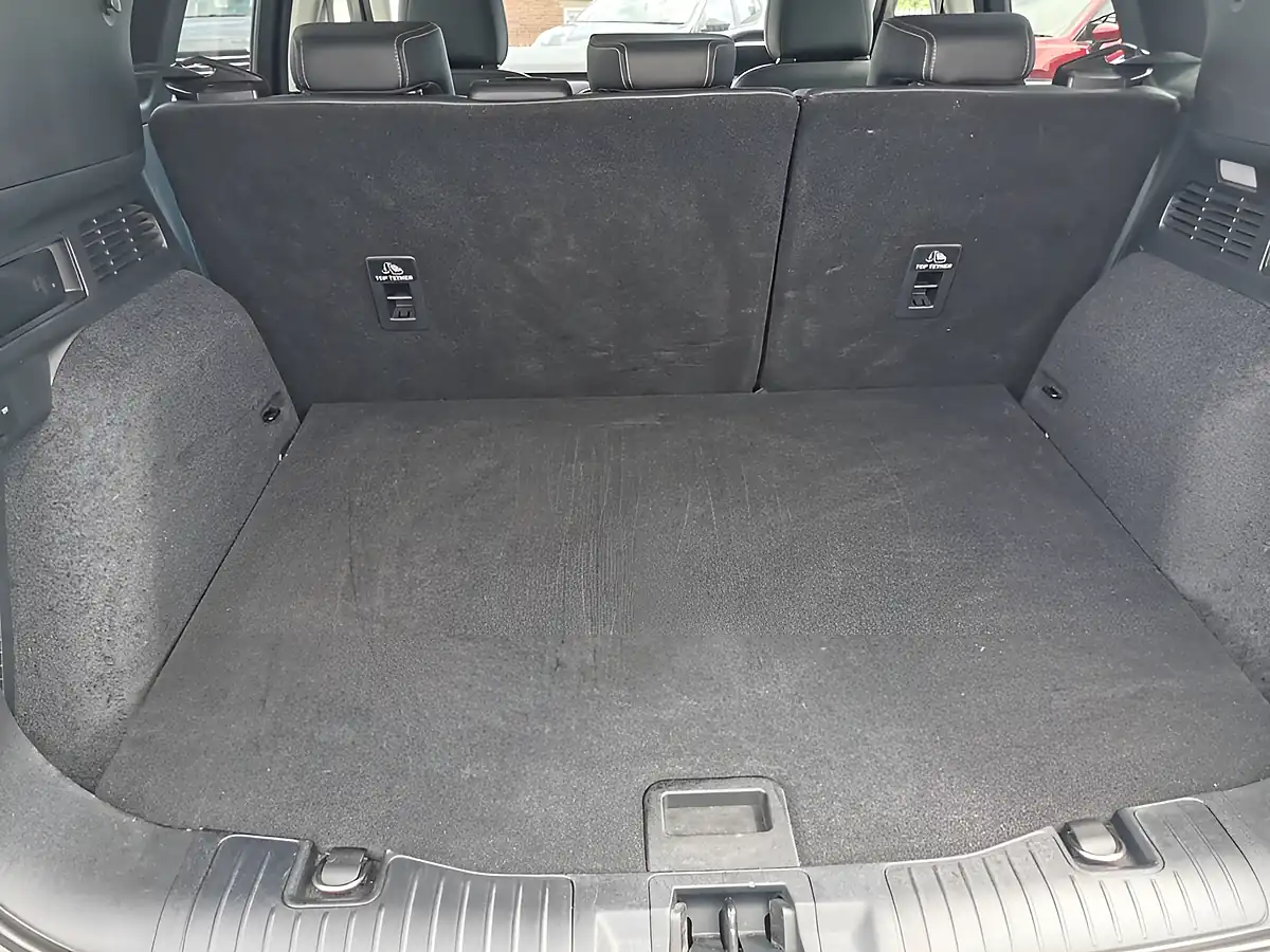 Used 2021 Ford Kuga Vignale Solar Silver - Interior and Exterior details 12