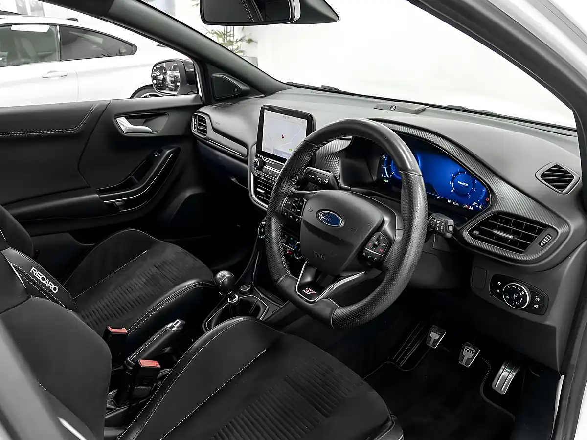Used 2021 Ford Puma ST Frozen White - Interior and Exterior details 16