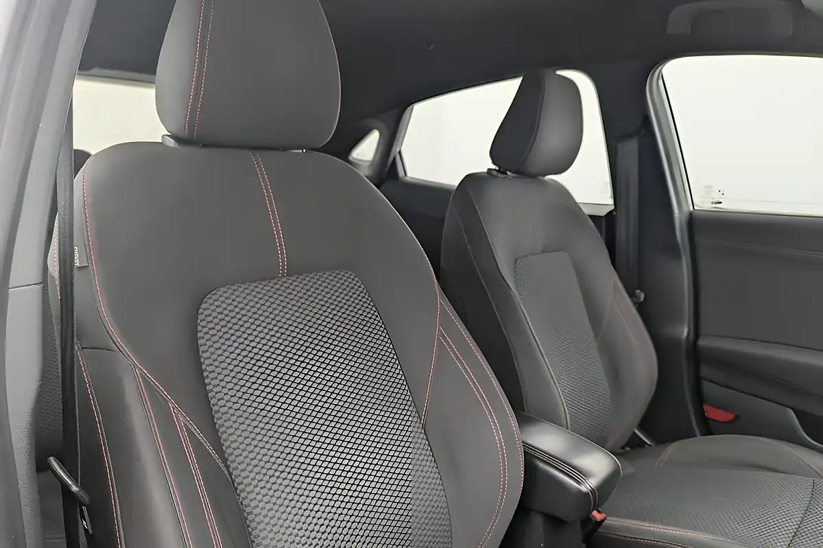 Used 2021 Ford Puma ST-Line Solar Silver - Interior and Exterior details 14